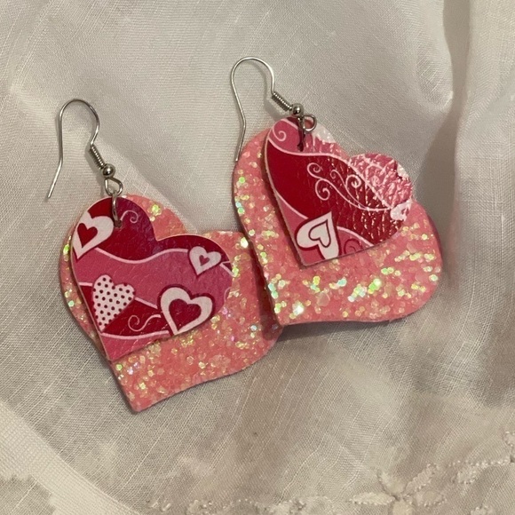 💕 Pink Sparkly Earrings - Picture 2 of 4